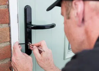 Bradenton Lock And Keys Bradenton, FL 941-676-3344 - 5a-unlock-door